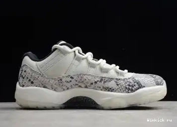 - RETRO SNAKE LOW BONE JORDAN LIGHT 11 0627